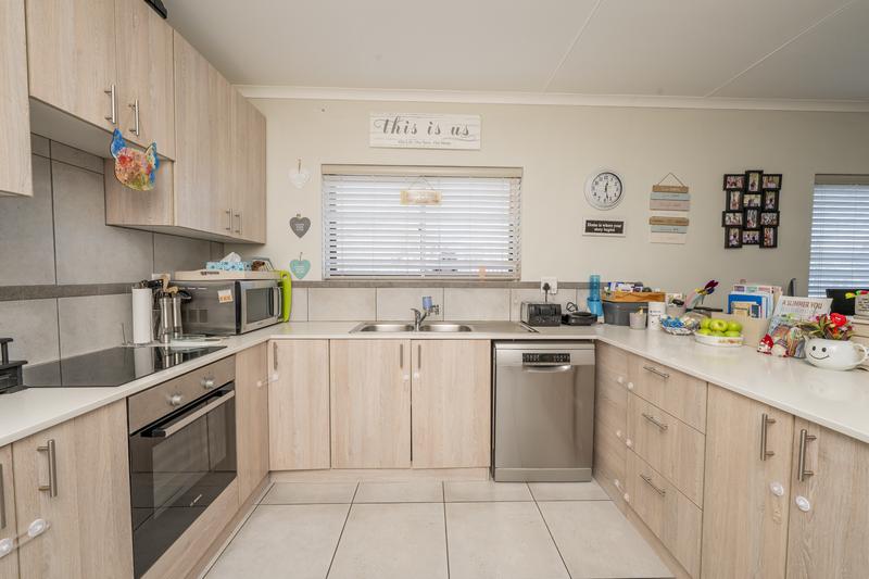 2 Bedroom Property for Sale in Fish Hoek Western Cape